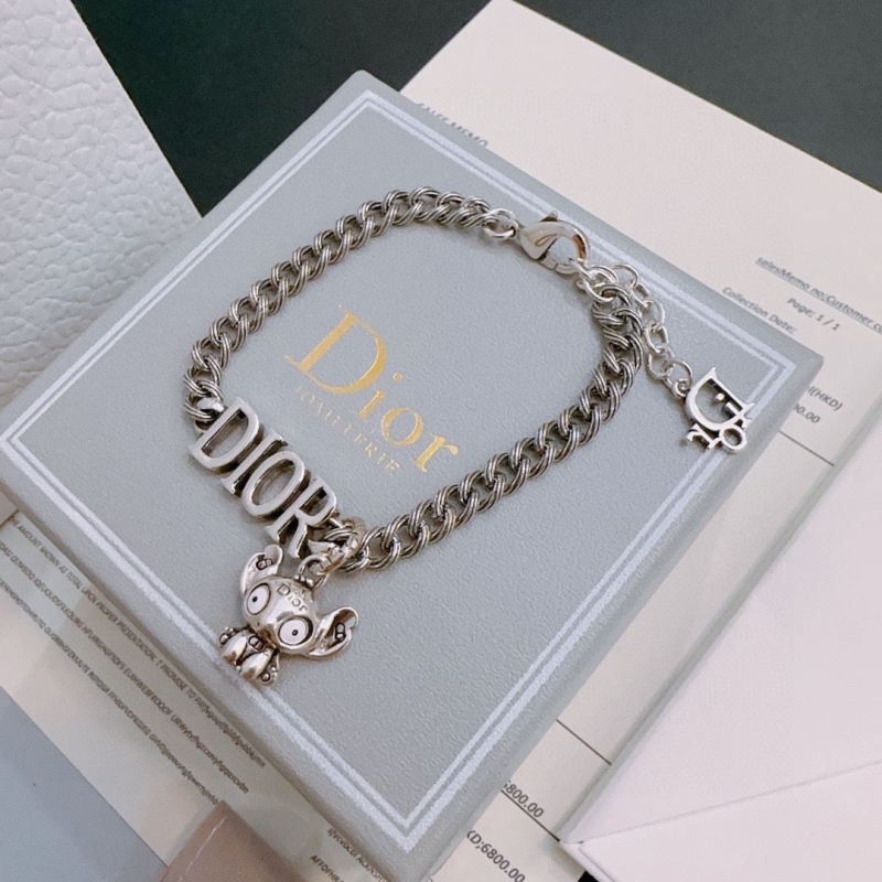 chr1st1an D10r bracelets